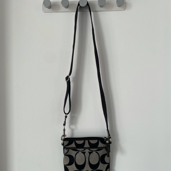 Coach Crossbody Bag - Picture 2 of 3